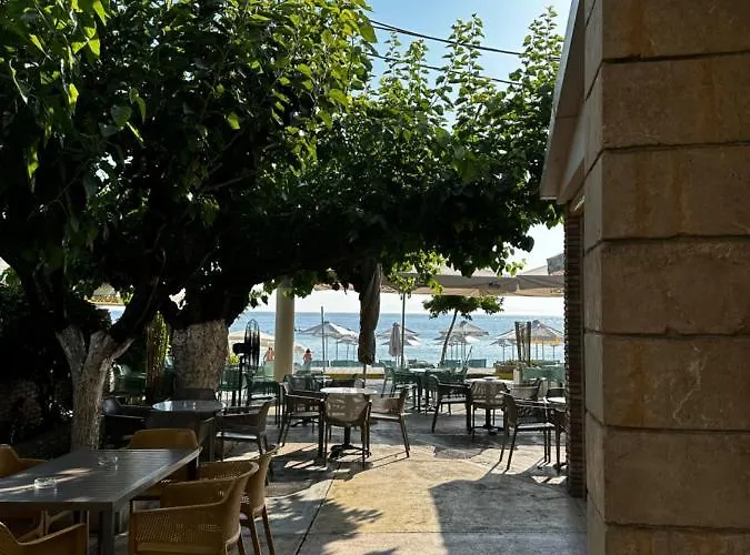 Aktaion Apartment *